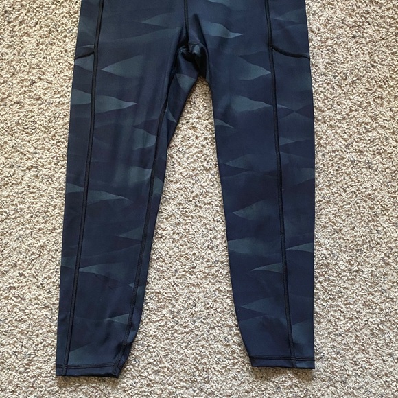 Victoria's Secret Black Patterned Leggings (NWOT) - Picture 6 of 11